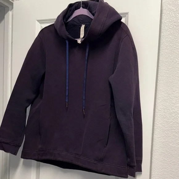 Lululemon FADED/Color washed hoodie- dark blue (needs to be re-dyed) - Picture 4 of 15